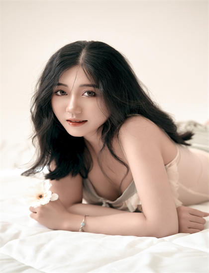 深入的《休妻宴上绝美千金向我求婚》幕后故事了解指南精彩绝伦的：制作背景与趣闻分享